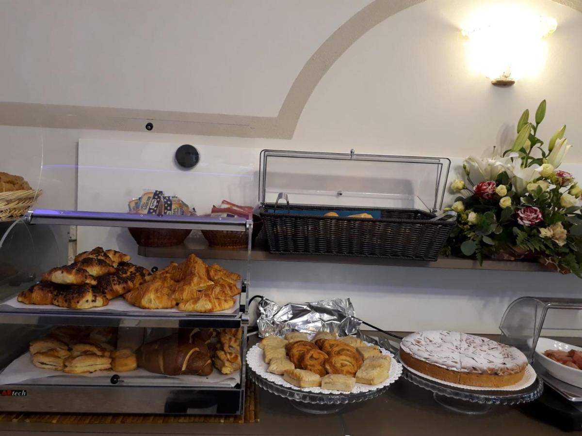 Hotel Atenea Golden Star Каорле Экстерьер фото