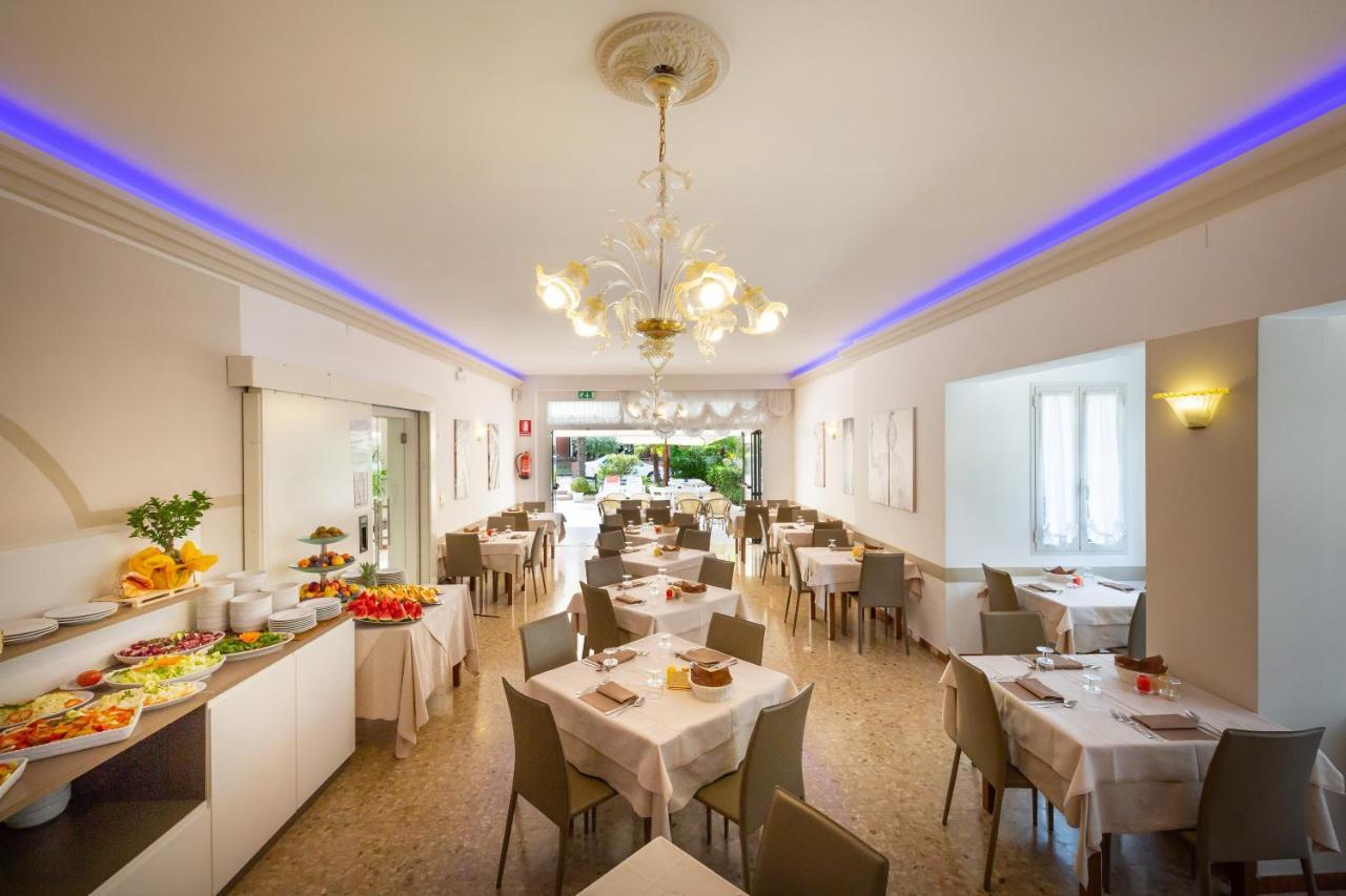 Hotel Atenea Golden Star Каорле Экстерьер фото